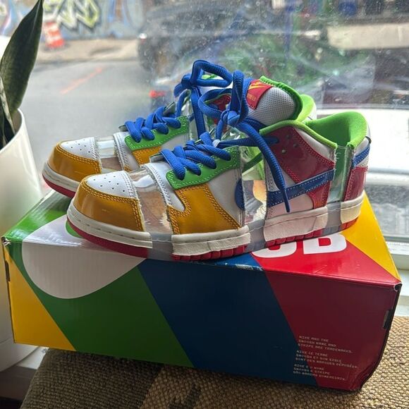 Nike SB Dunk Low OG QS Sandy Bodecker - 8 - Picture 1 of 9